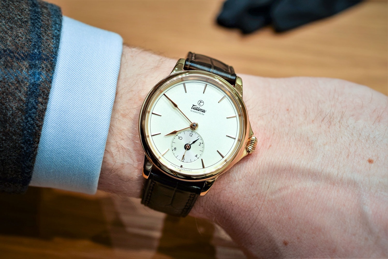 Tutima, dòng sản phẩm Patria, Ref no: 6601-02, mặt số mạ bạc