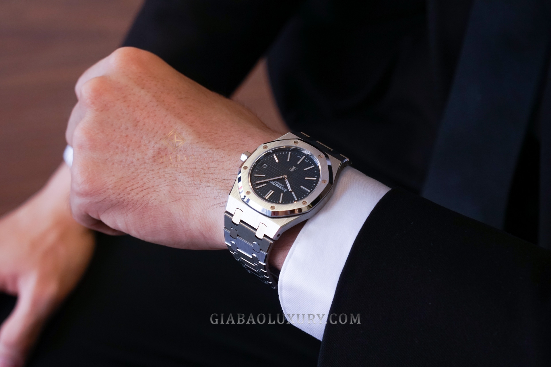 Audemars Piguet Royal Oak Jumbo Extra-Thin 15202ST.OO.1240ST.01