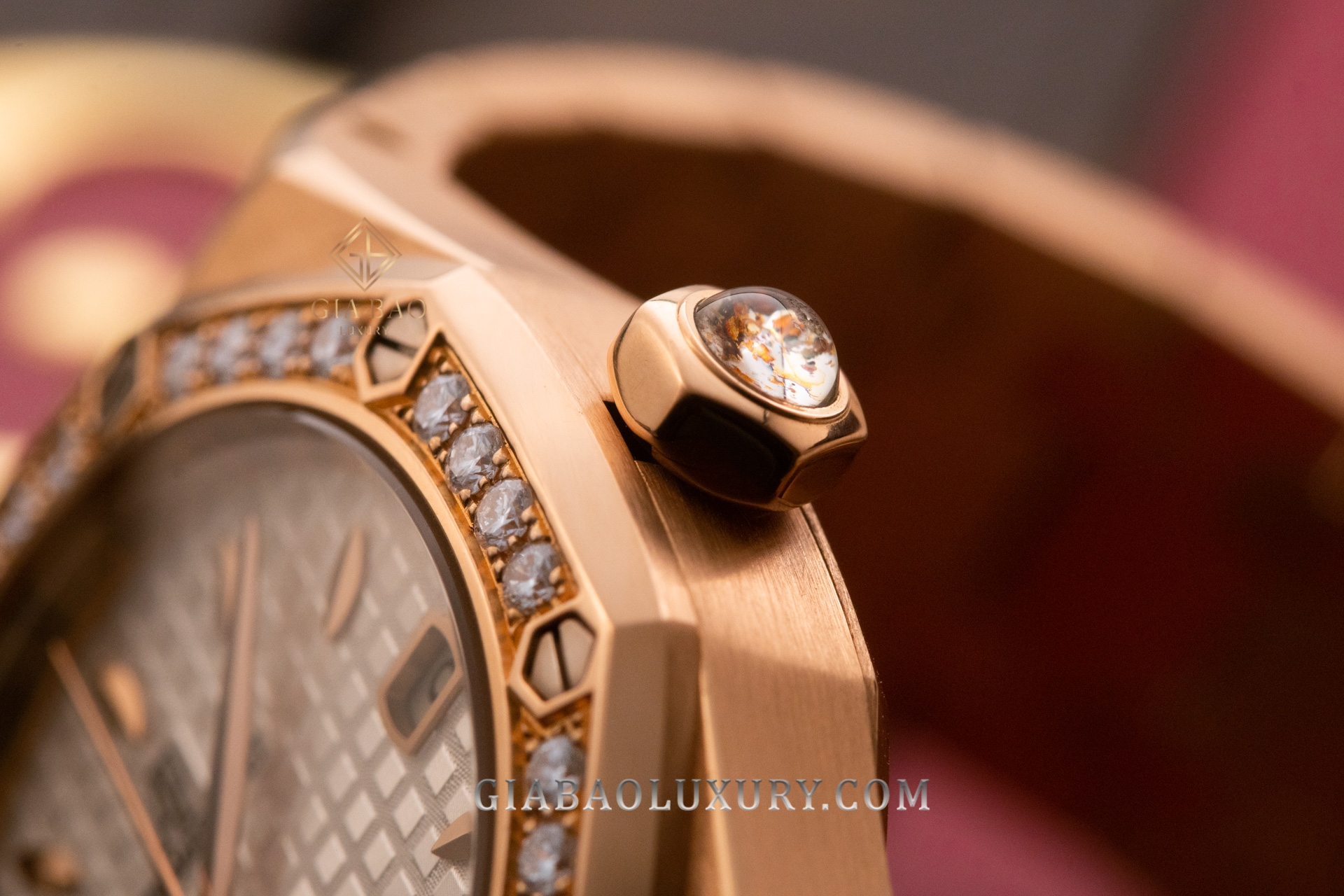 Audemars Piguet Royal Oak Lady 33mm 77321or.zz.1230or.01