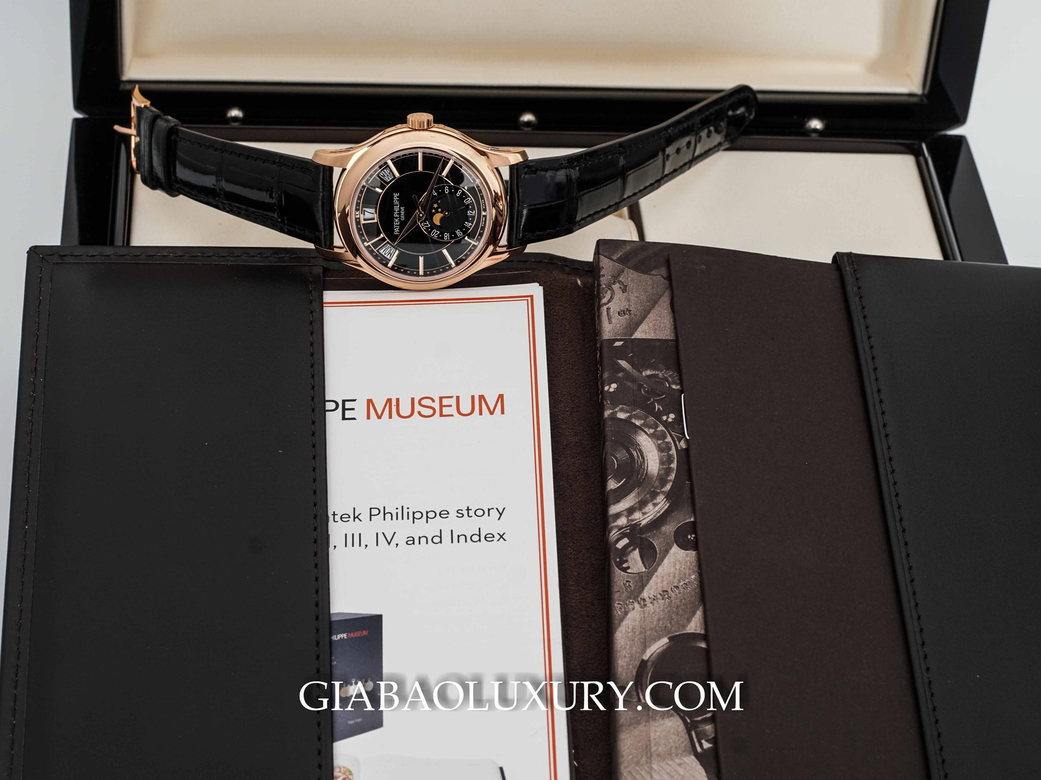Đồng Hồ Patek Philippe Annual Calendar 5205r-010