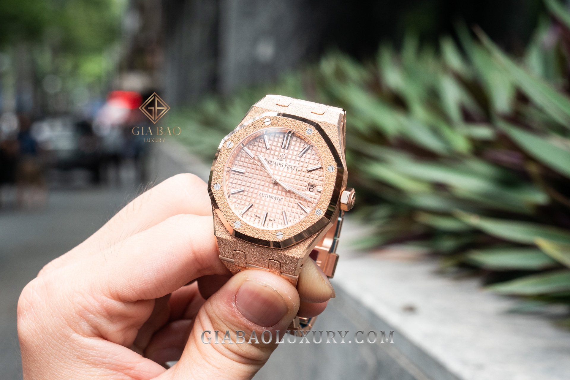 Review đồng hồ đồng hồ Audemars Piguet Royal Oak 37mm 15454OR.GG.1259OR.03