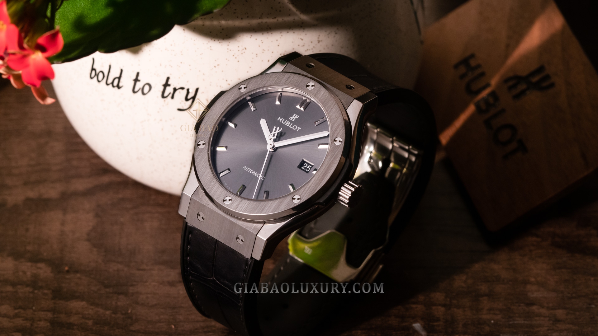 Đồng Hồ Hublot Classic Fusion Racing Grey Titanium 42mm 542.NX.7071.LR