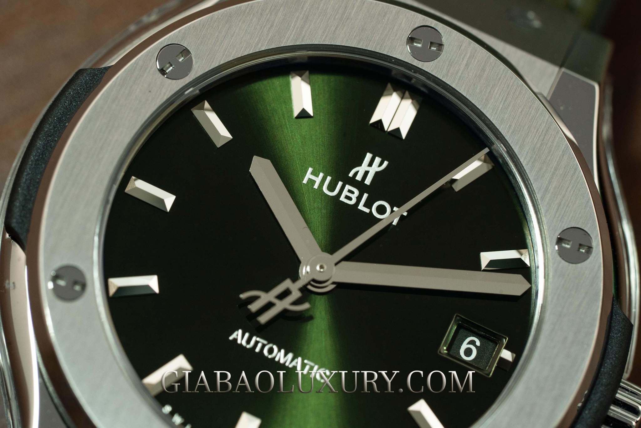 Đồng hồ Hublot Classic Fusion Titanium Automatic 38mm 565.nx.8970.lr