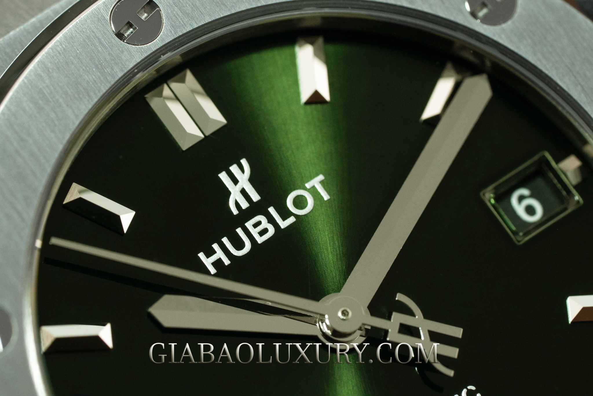 Đồng hồ Hublot Classic Fusion Titanium Automatic 38mm 565.nx.8970.lr