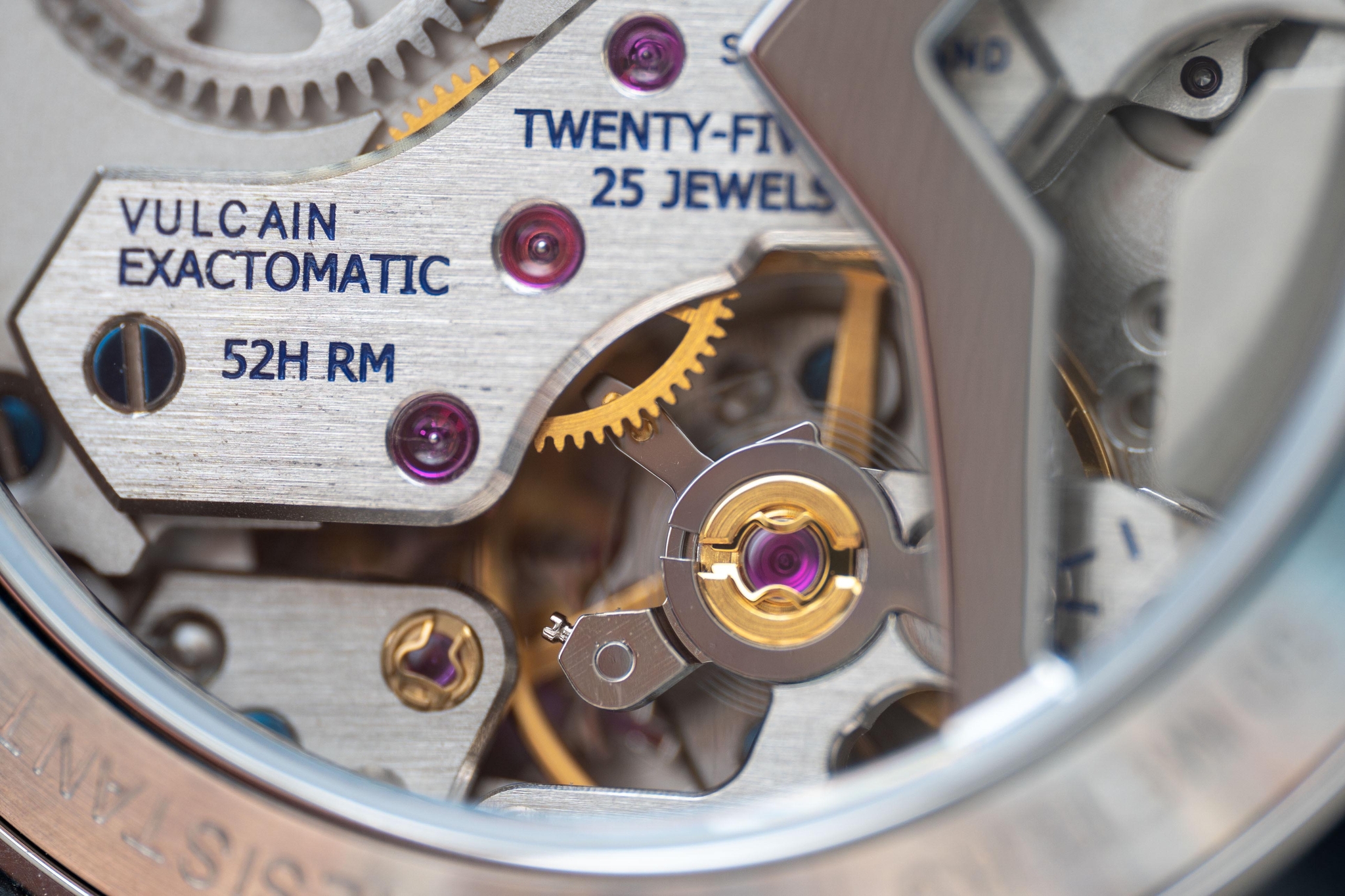 Vulcain, dòng sản phẩm Cricket President, Ref no: 100273A80.BAC201, mặt số màu cá hồi