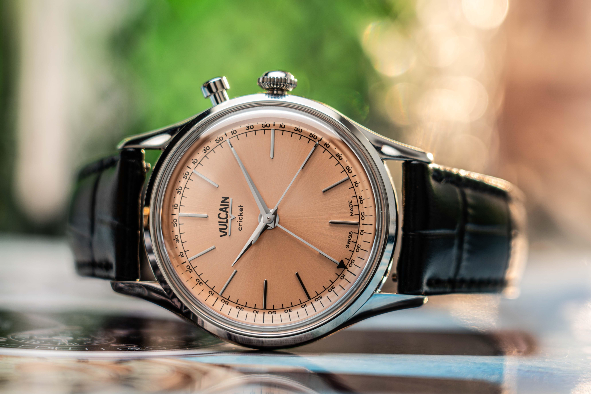 Vulcain, dòng sản phẩm Cricket President, Ref no: 100273A80.BAC201, mặt số màu cá hồi