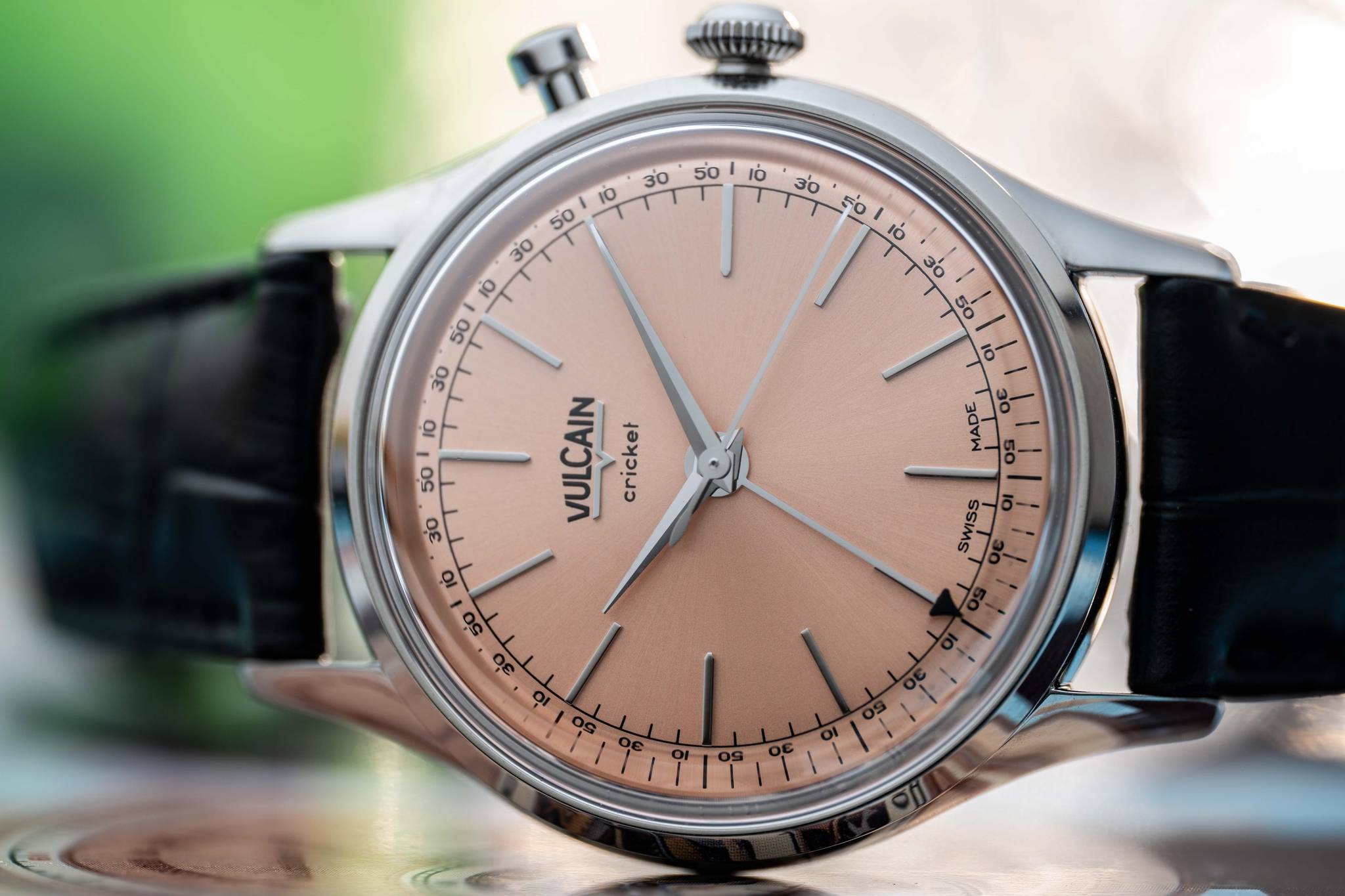 Vulcain, dòng sản phẩm Cricket President, Ref no: 100273A80.BAC201, mặt số màu cá hồi