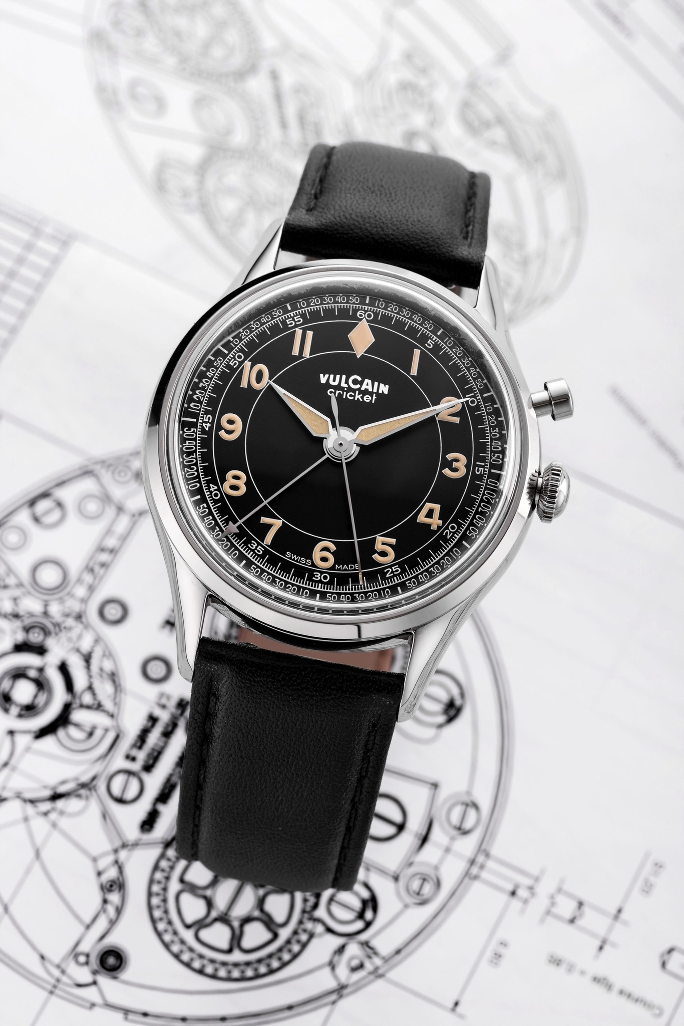 Vulcain, dòng sản phẩm Cricket Classique, Ref no: 100168B97, mặt số màu đen Kaki
