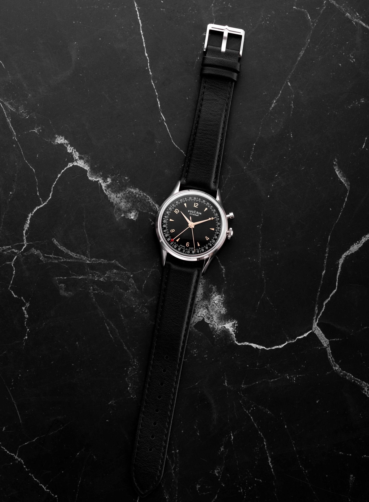 Vulcain, dòng sản phẩm Cricket Tradition, Ref no: 100168A06, mặt số màu đen