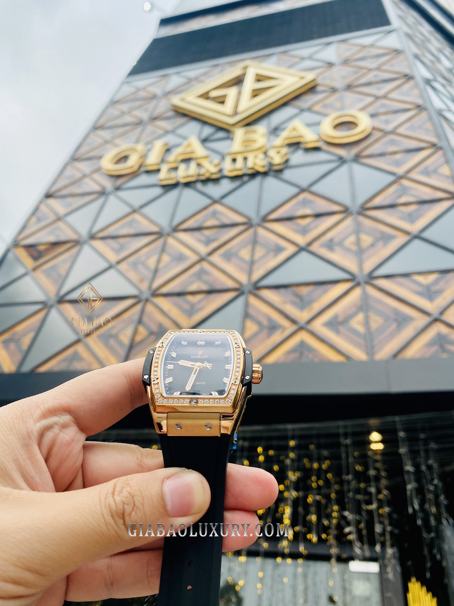 Đồng Hồ Hublot Spirit Of Big Bang 39mm 665.OX.1180.RX.1204