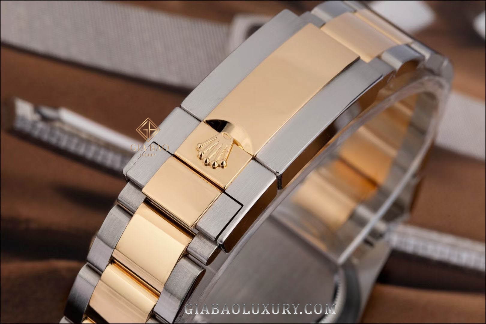 Đồng Hồ Rolex Cosmograph Daytona 116503 Mặt Số Đen Cọc Số Nạm Kim Cương