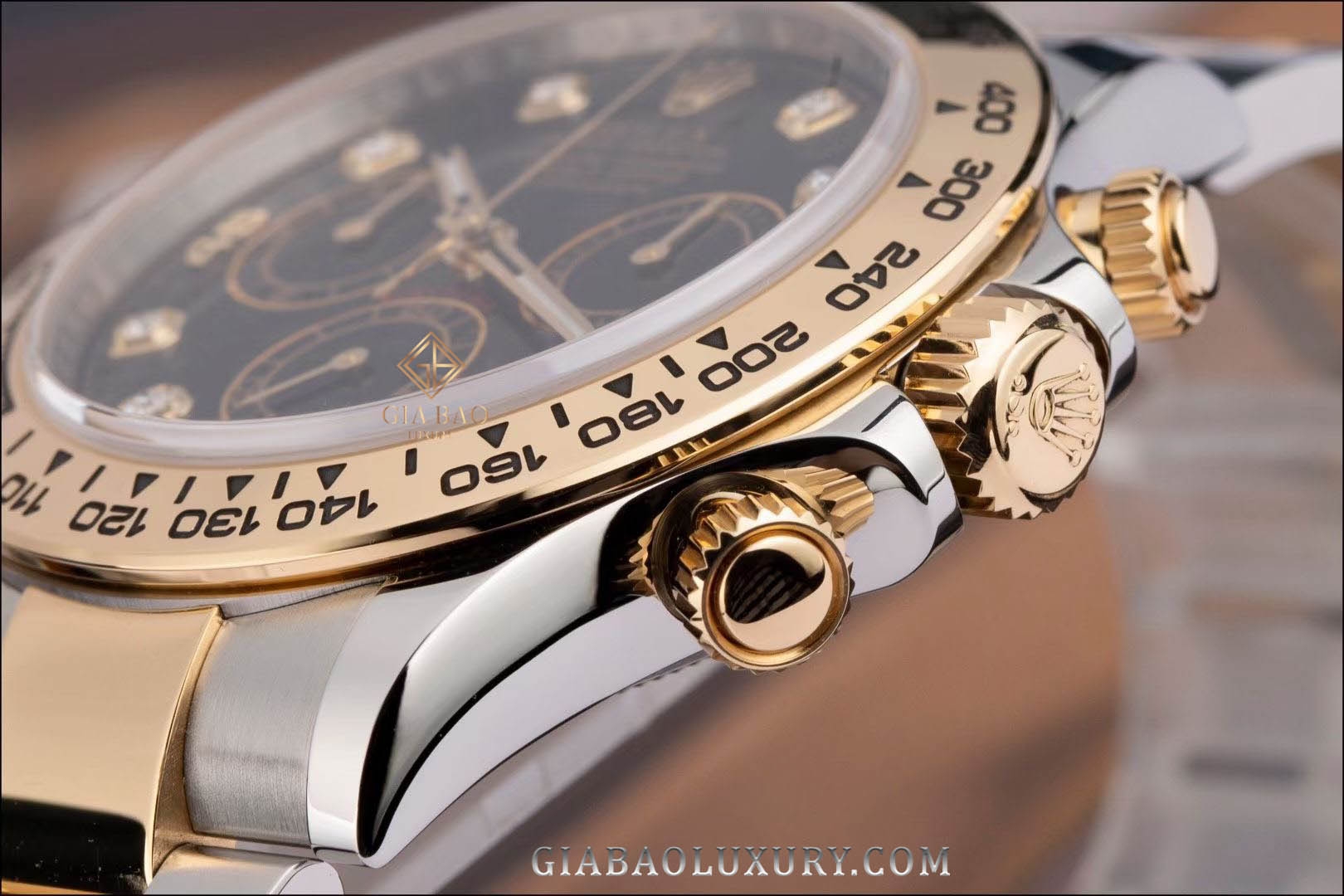 Đồng Hồ Rolex Cosmograph Daytona 116503 Mặt Số Đen Cọc Số Nạm Kim Cương