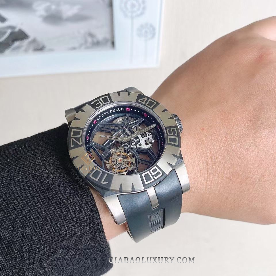Đồng Hồ Roger Dubuis Skeleton RDDBSE0185