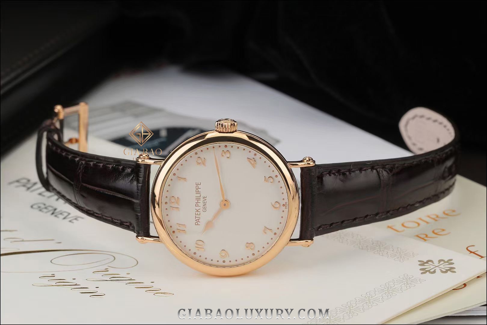 Đồng Hồ Patek Philippe Calatrava 7200R-001