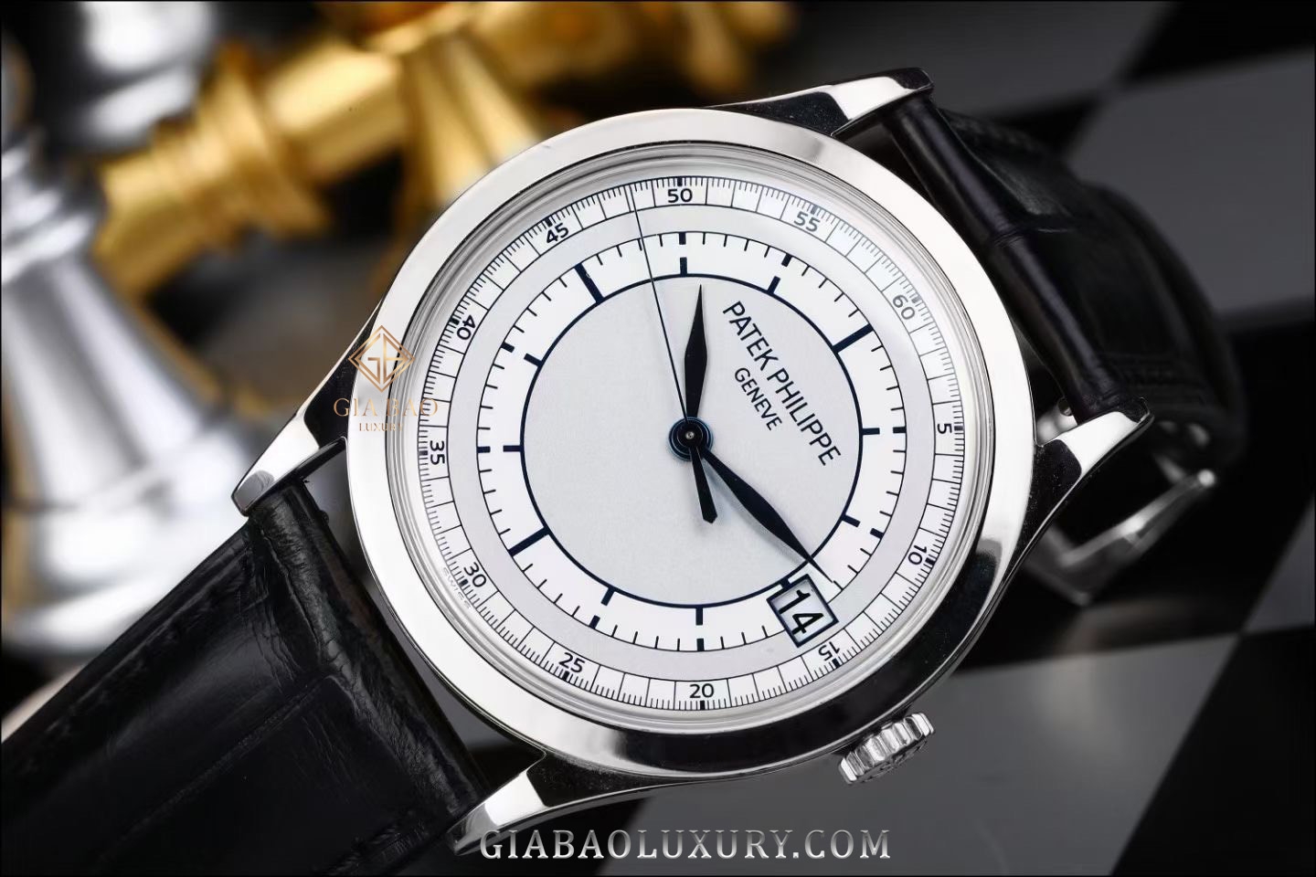 Đồng Hồ Patek Philippe Calatrava 5296G-001