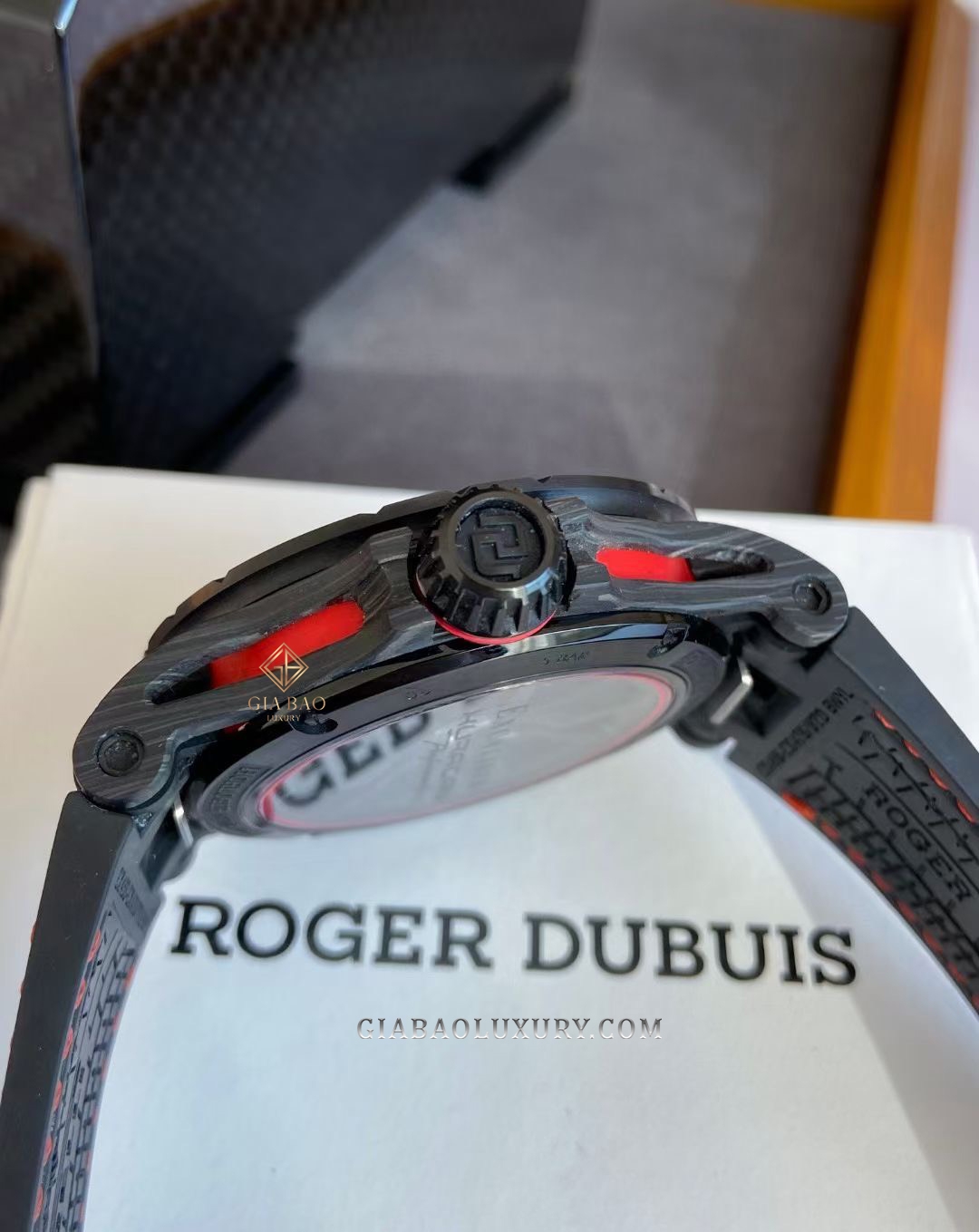 Đồng Hồ Roger Dubuis Excalibur RDDBEX0784