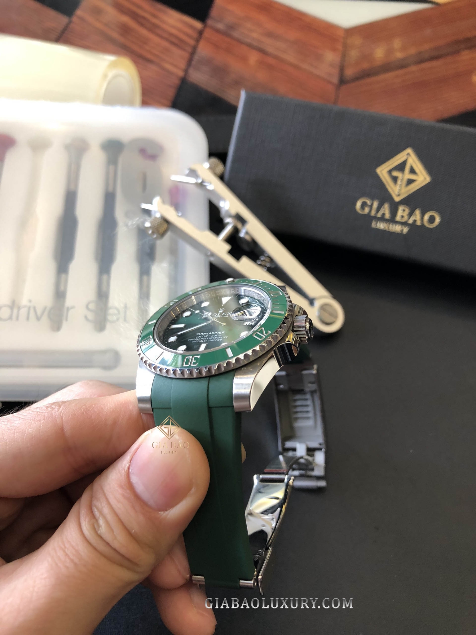 Dây cao su Rubber B cho đồng hồ Rolex Submariner Ceramic 126610 - Tang Buckle Series