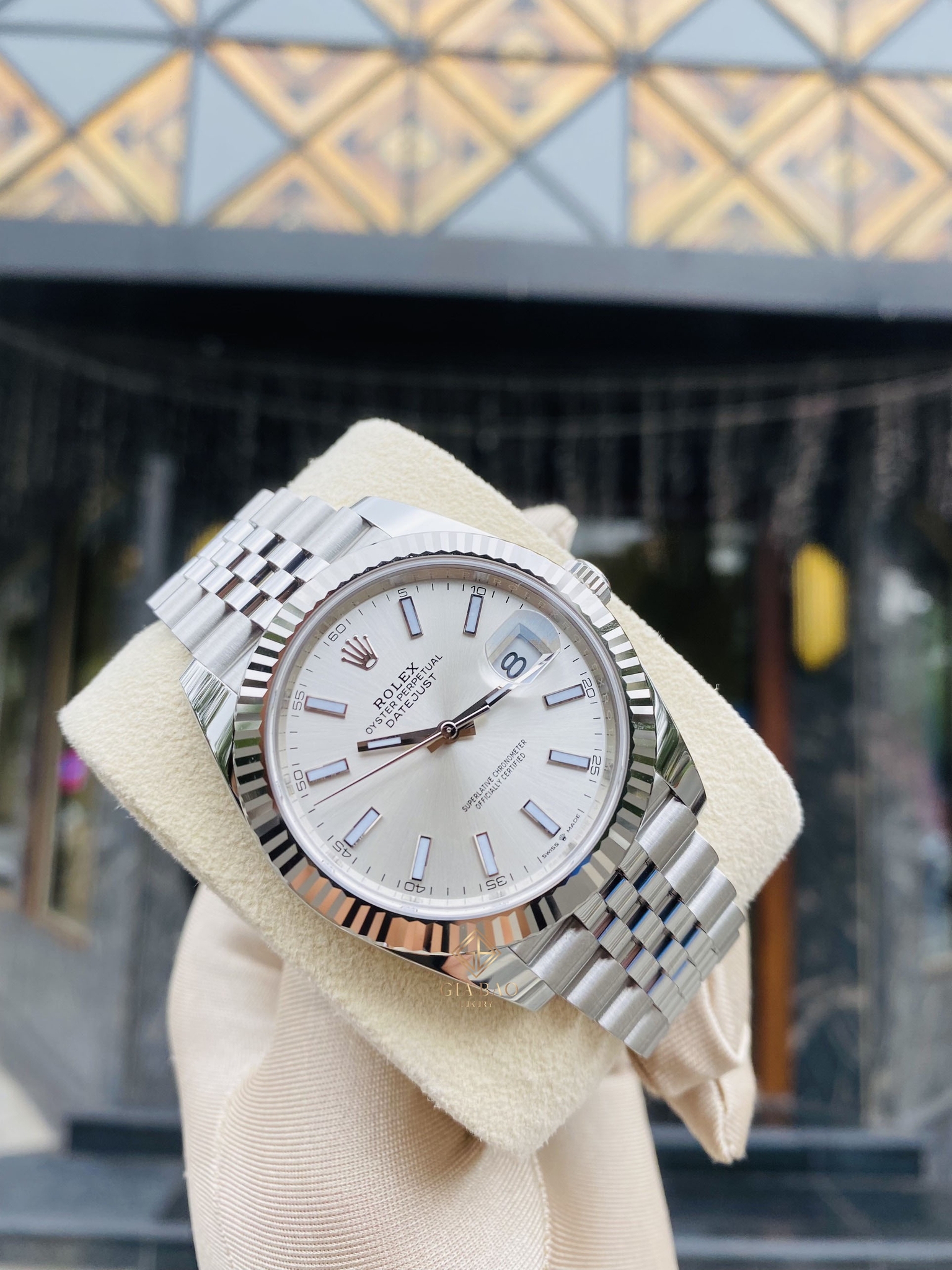 Đồng Hồ Rolex Datejust 41 126334 Mặt Số Bạc Cọc Số Dạ Quang