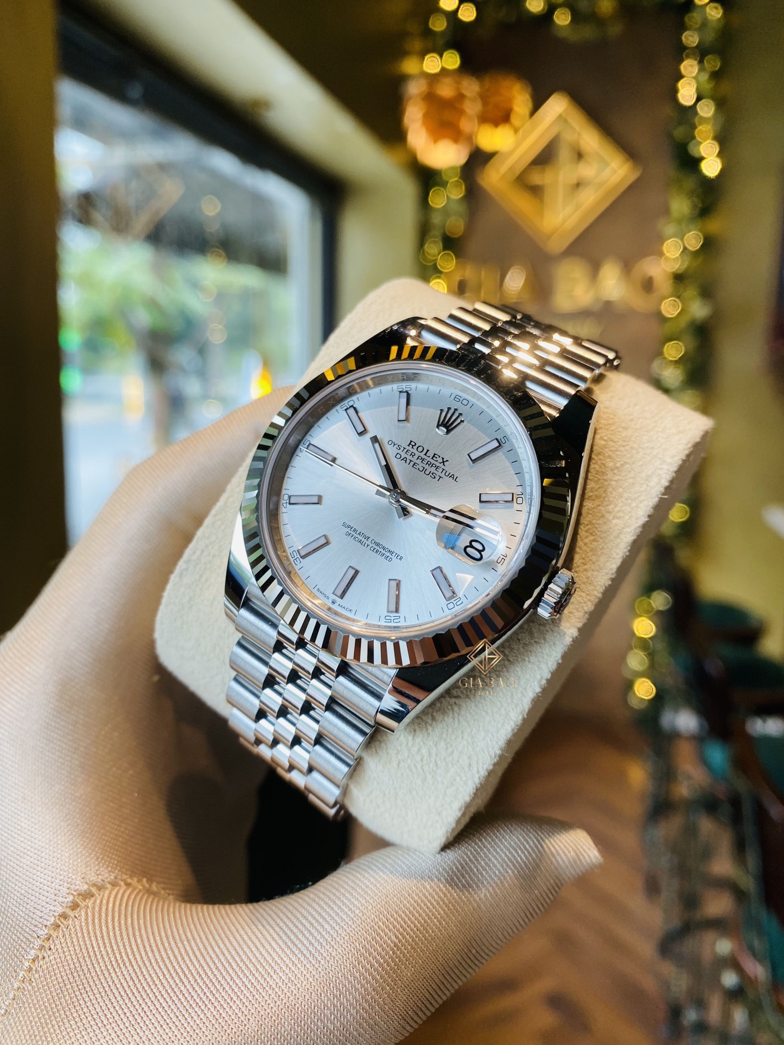 Đồng Hồ Rolex Datejust 41 126334 Mặt Số Bạc Cọc Số Dạ Quang