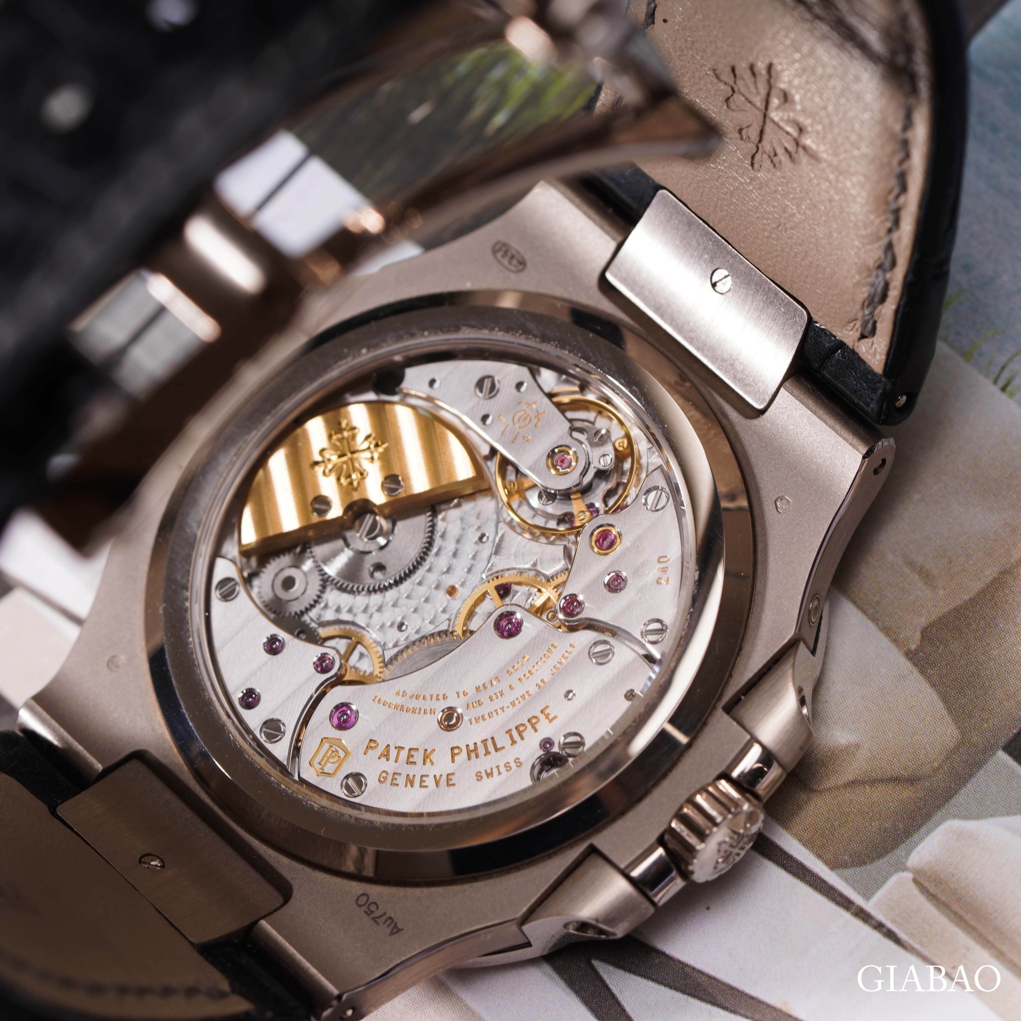 Đồng Hồ Patek Philippe Nautilus 5712G-001