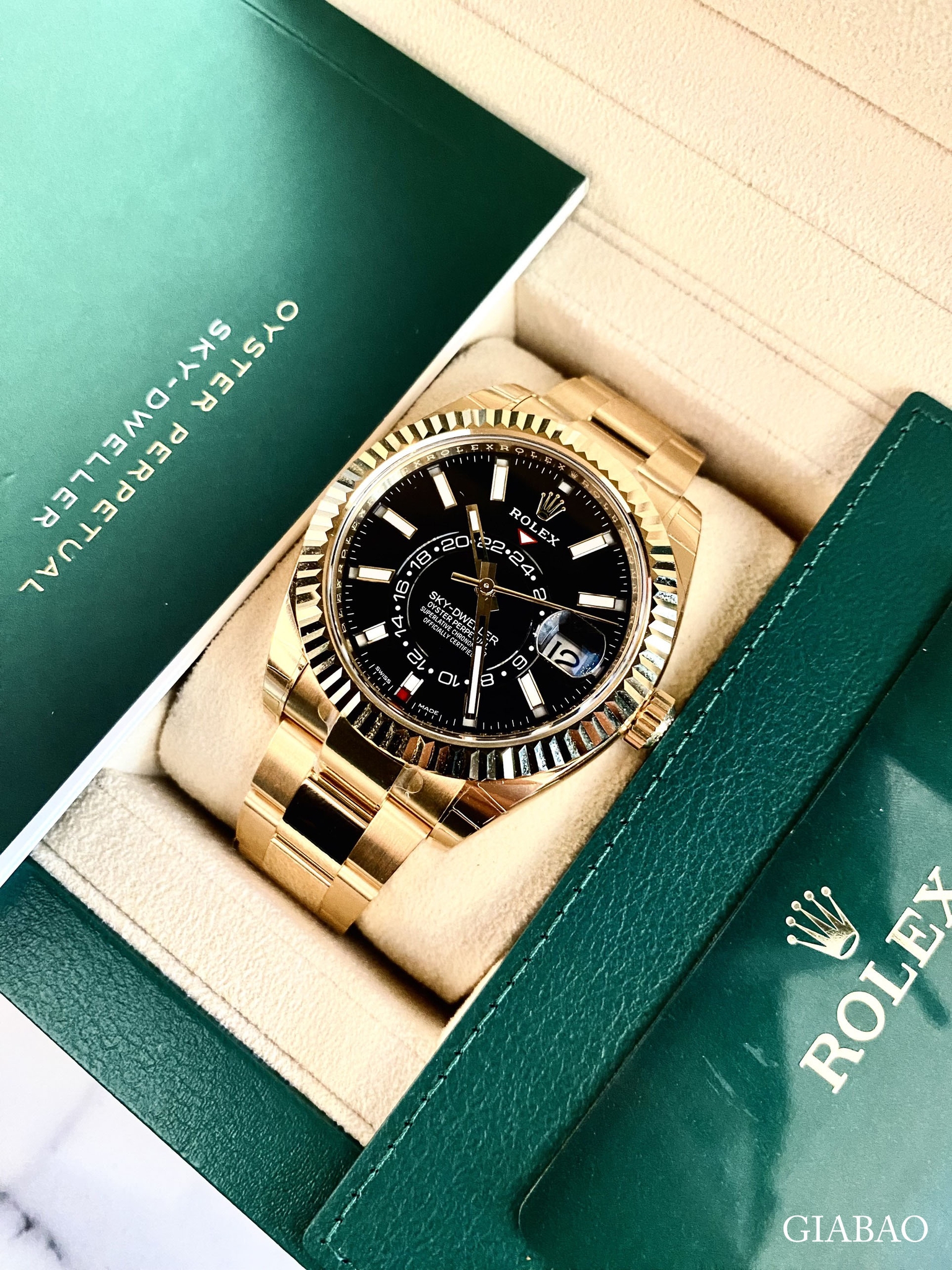 Đồng Hồ Rolex Sky Dweller 326938 Mặt Số Đen