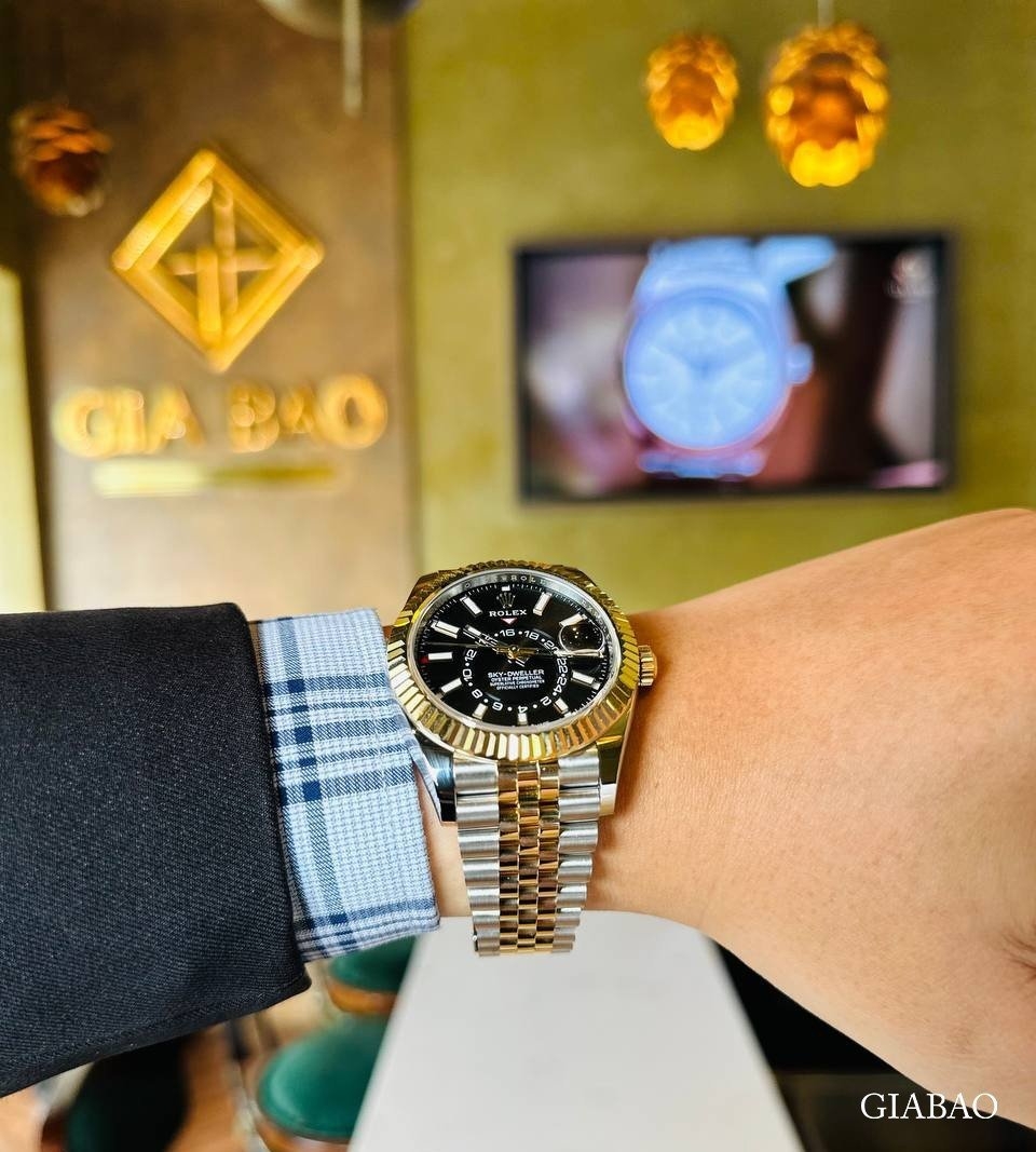 Đồng Hồ Rolex Sky Dweller 336933 Mặt Số Đen