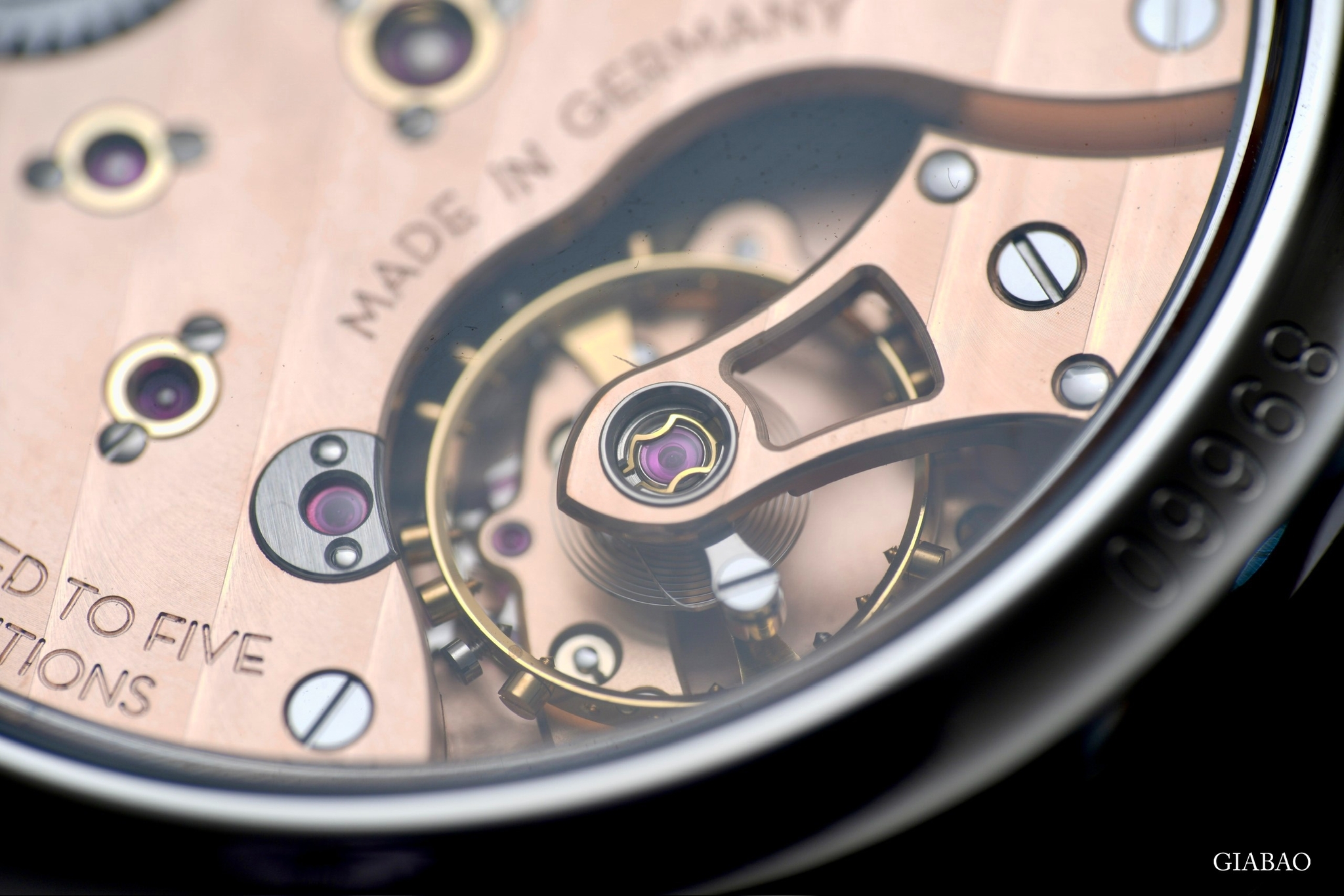 Đồng hồ đeo tay thương hiệu Tutima, dòng sản phẩm Patria