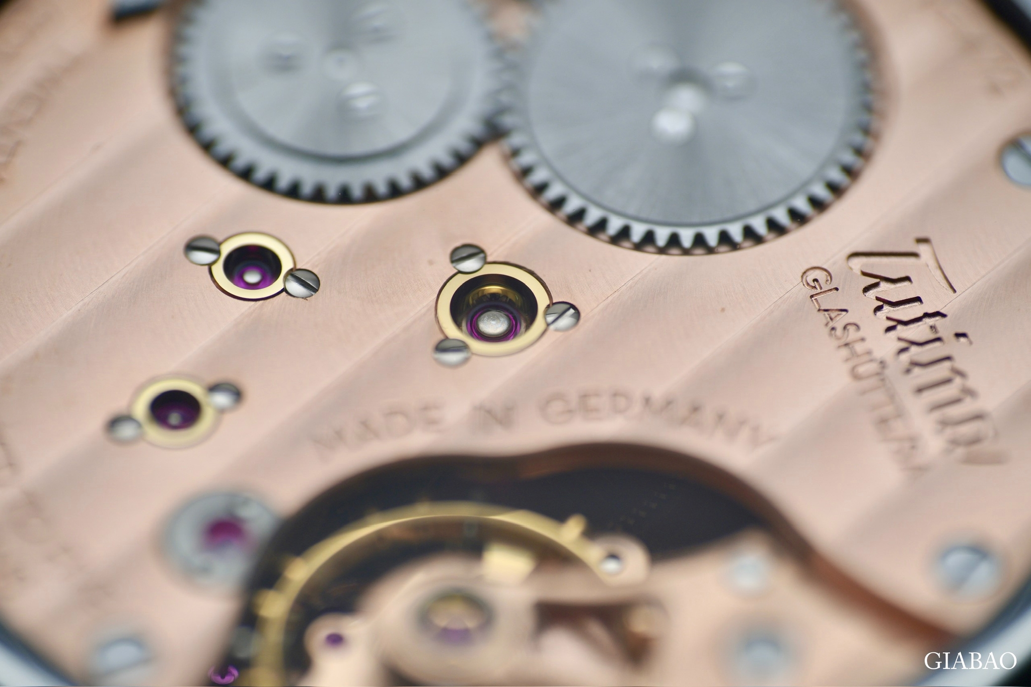 Đồng hồ đeo tay thương hiệu Tutima, dòng sản phẩm Patria