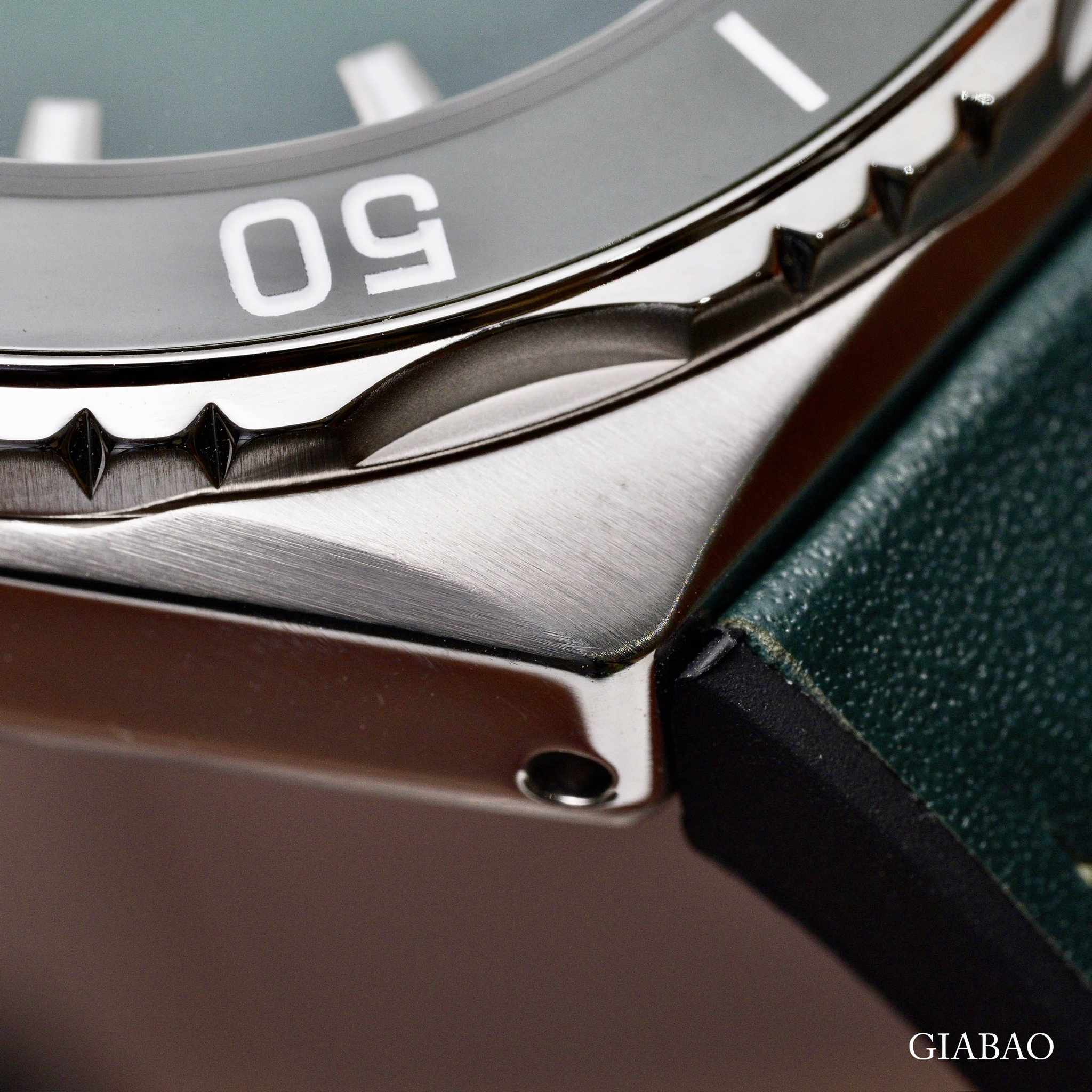 Đồng hồ đeo tay thương hiệu Tutima, dòng sản phẩm M2 Seven Seas