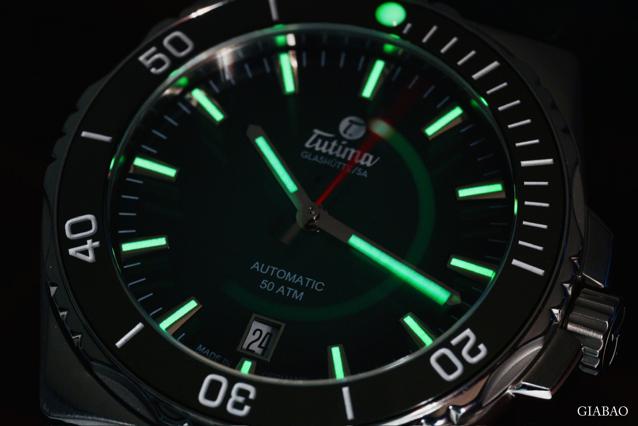 Đồng hồ đeo tay thương hiệu Tutima, dòng sản phẩm M2 Seven Seas