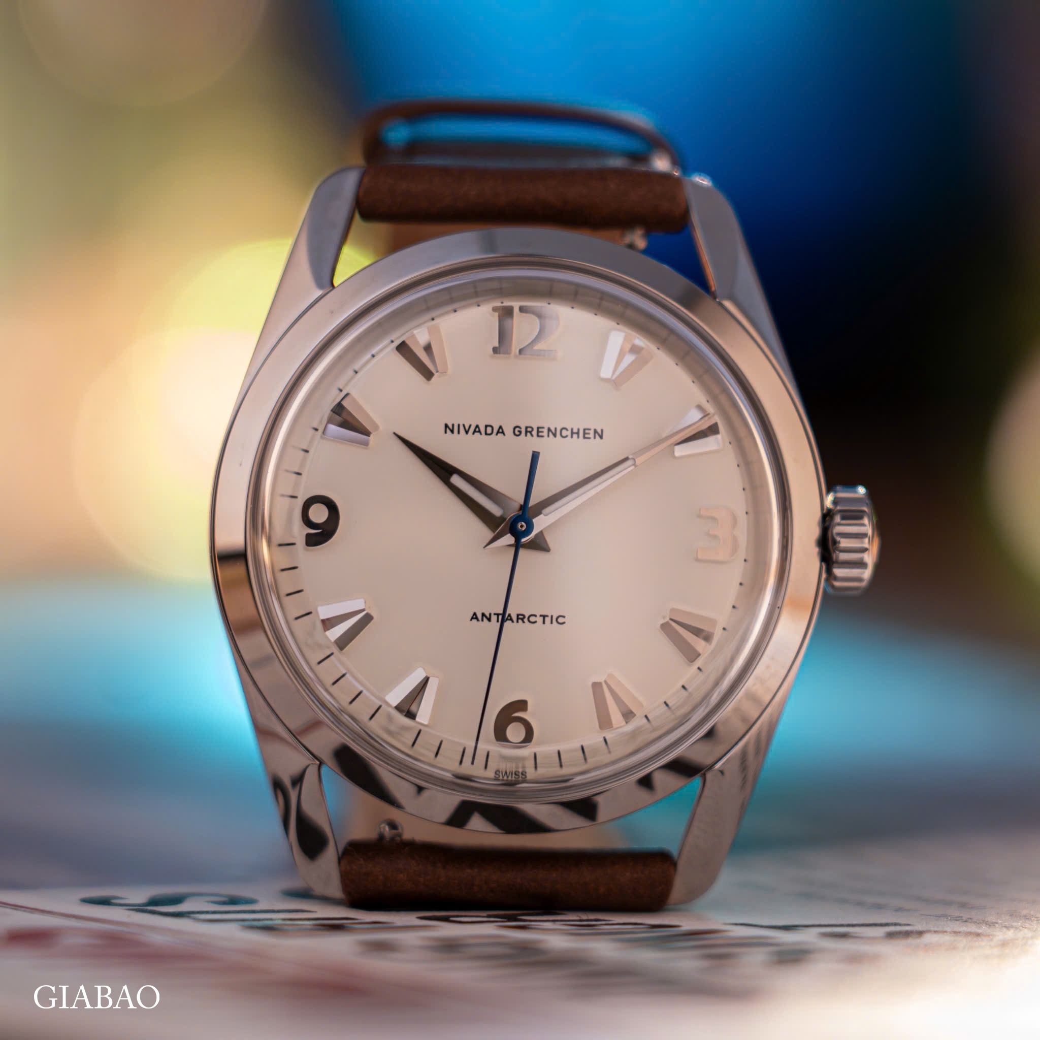Đồng hồ đeo tay thương hiệu Nivada Grenchen