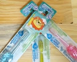 Bàn chải đánh răng ion (không cần dùng kem đánh răng) cho trẻ từ 6 tuổi (màu xanh) của Nhật