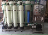 Máy lọc nước tinh khiết RO công suất 300 l/h thông dụng