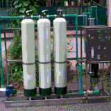 Máy lọc nước tinh khiết RO công suất 300 l/h thông dụng