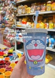 ly nước nhựa kèm ống hút doraemon, gấu pooh dễ thương