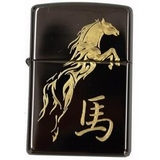 Zippo KSS cưỡi ngựa.