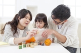 Học mẹ Nhật chọn đồ chơi gỗ giúp con phát triển toàn diện