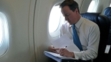 Vệ sĩ cựu thủ tướng Anh quên súng nạp đạn trong nhà vệ sinh máy bay