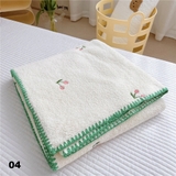 Mền lông mịn cotton thêu hình 1m5x2m