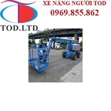 XE NÂNG NGƯỜI BOOM GENIE 24M LÀM VIỆC