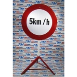 Biển báo công trường đang thi công