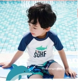 Bộ bơi bé trai cộc tay trắng cá mập, tay xanh, quần rời  Momasong