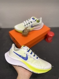 White NIKE Air Zoom Pegasus Green/White