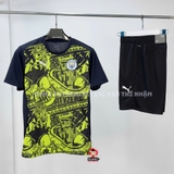 Bộ Thể Thao Nam Puma Chính Hãng Màu Đen Xanh Neon - Manchester City Pre-match Short Sleeve Jersey - 777578-14