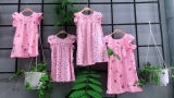 Váy thiết kế bé gái màu hồng