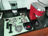 Máy pha cà phê Espresso De'longhi Dedica EC685.R màu đỏ