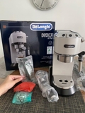 Máy pha cà phê Espresso De'longhi Dedica EC685.W màu Trắng