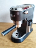 Máy pha cà phê Espresso Delonghi Dedica EC685.BK màu Đen