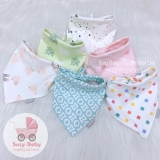 Khăn yếm tam giác