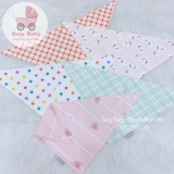 Khăn yếm tam giác